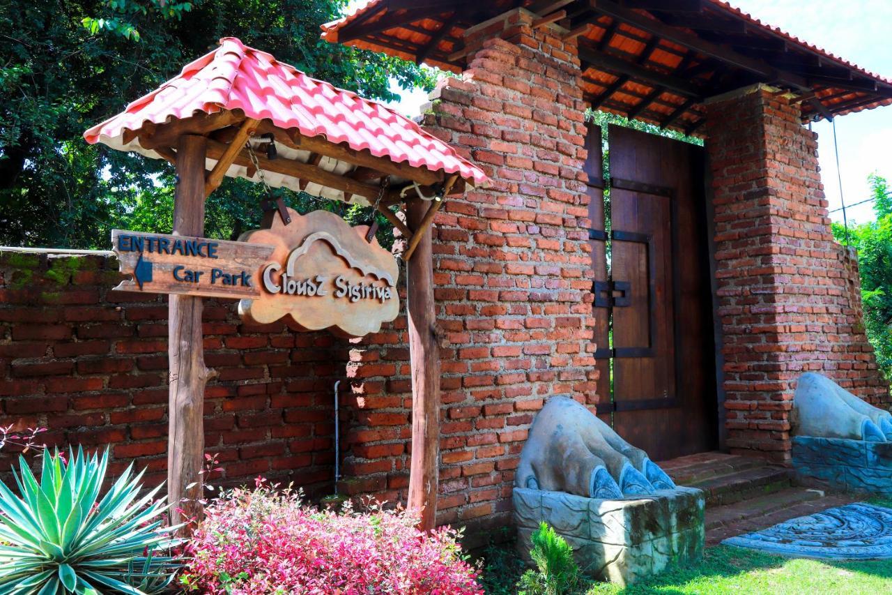 Hotel Cloudz Sigirija Zewnętrze zdjęcie